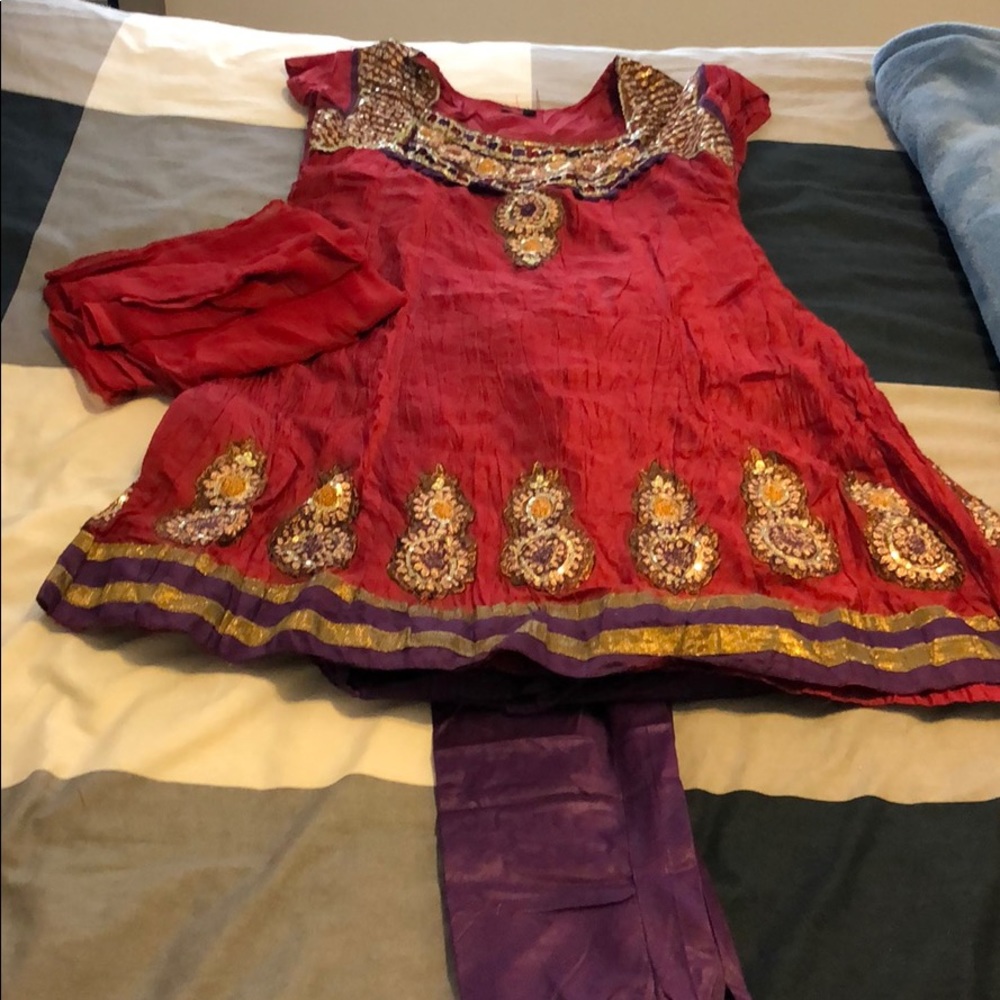 Red/purple Indian dress